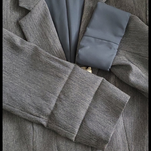 Tahari blue denim color blazer - Picture 7 of 9